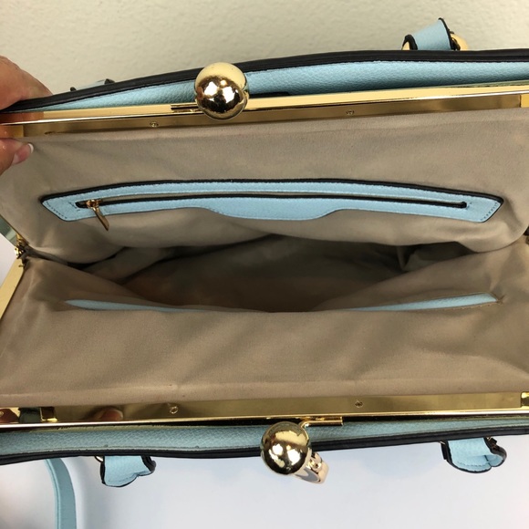 Super cute light blue purse - Picture 6 of 9
